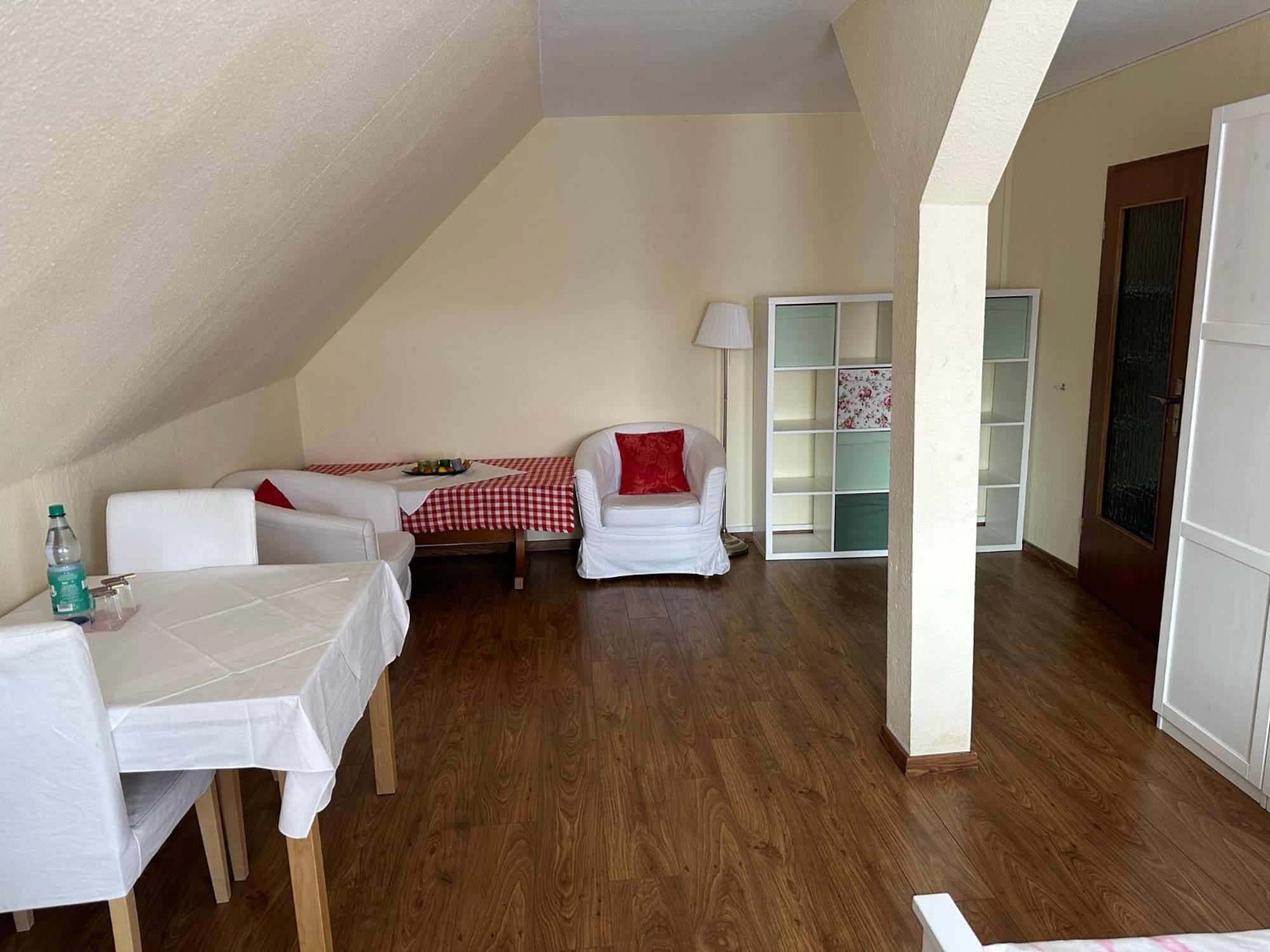 Hotel Zum Grafen Hallermunt Springe Bagian luar foto