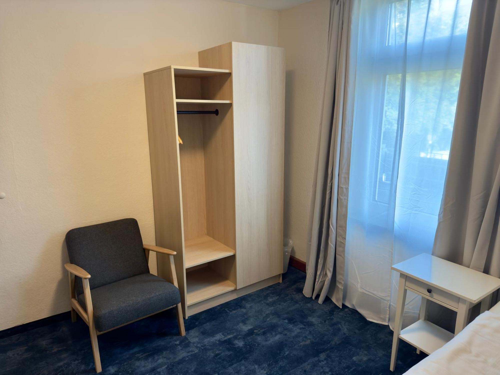 Hotel Zum Grafen Hallermunt Springe Bagian luar foto