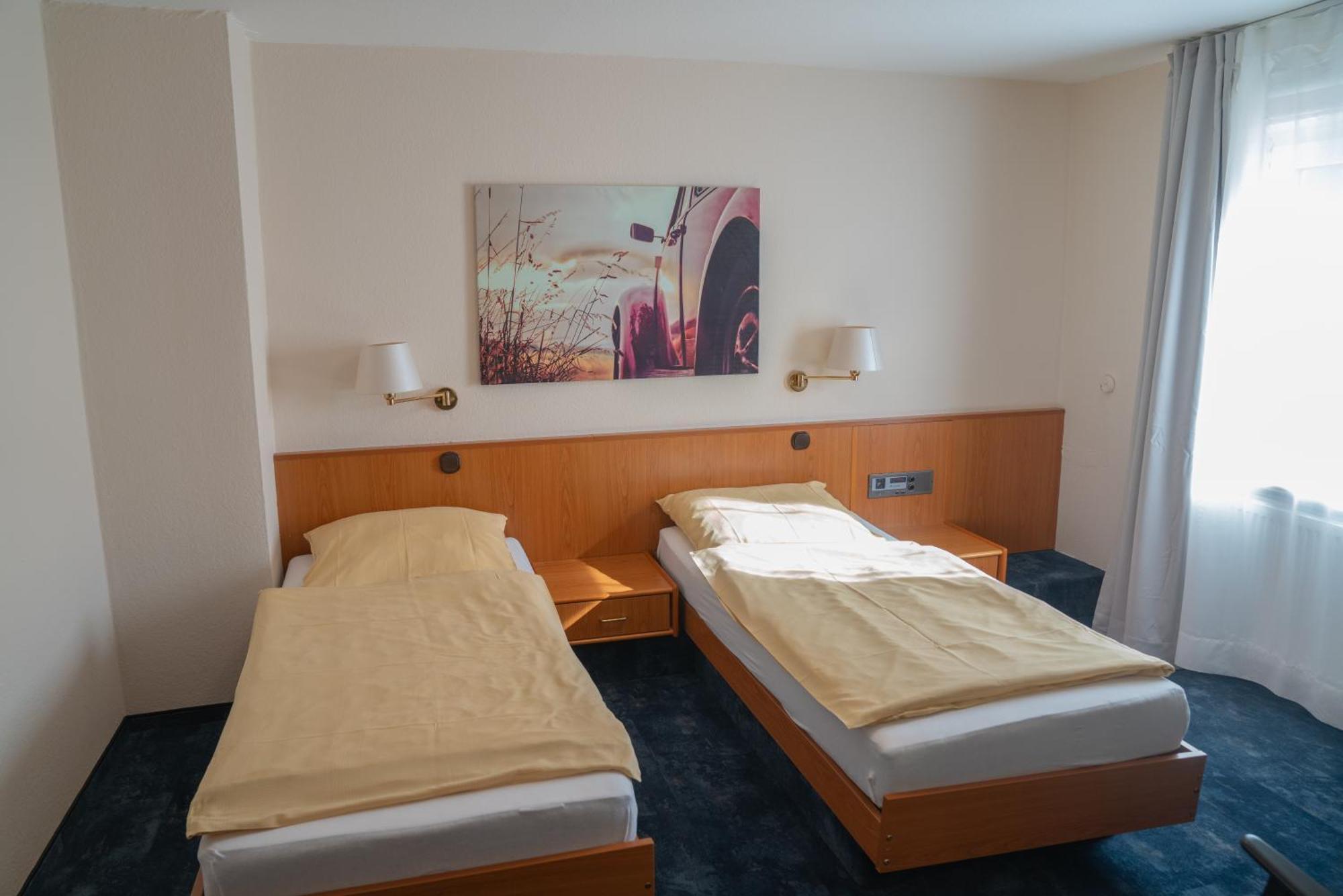 Hotel Zum Grafen Hallermunt Springe Bagian luar foto