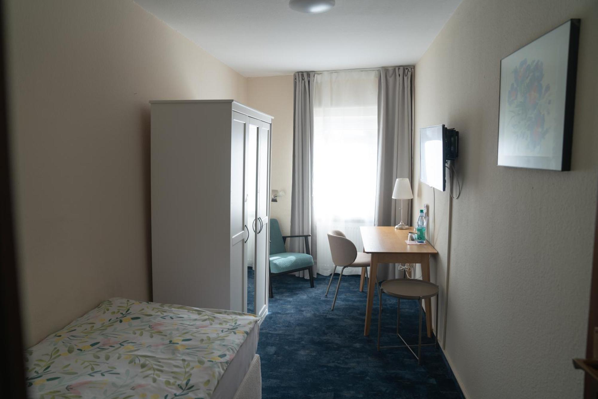 Hotel Zum Grafen Hallermunt Springe Bagian luar foto