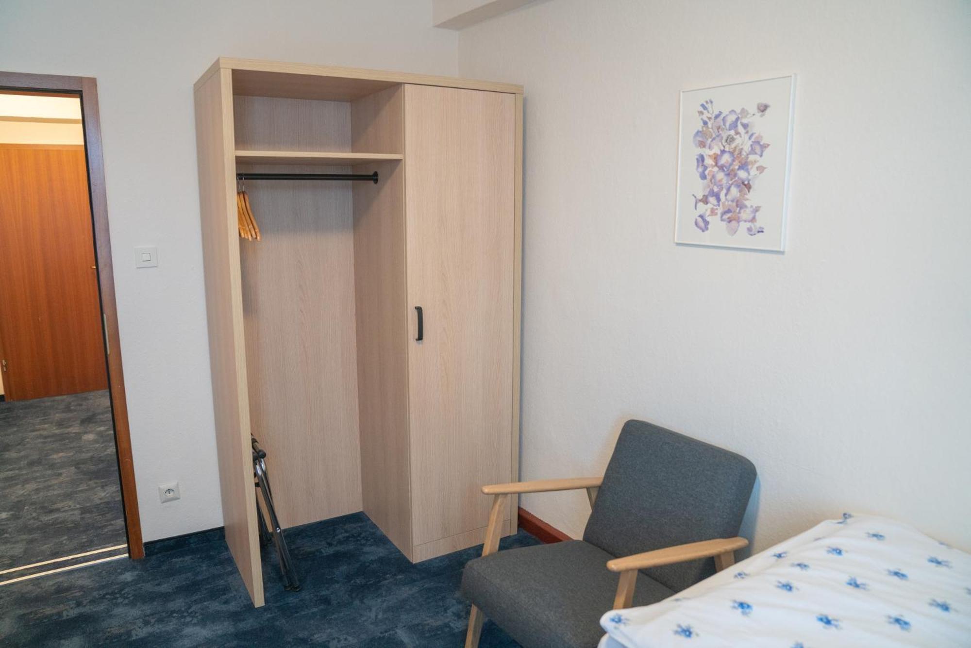 Hotel Zum Grafen Hallermunt Springe Bagian luar foto