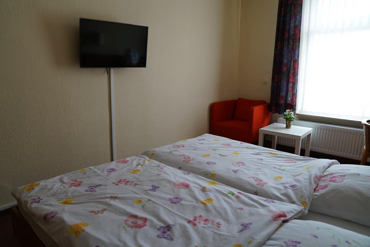 Hotel Zum Grafen Hallermunt Springe Bagian luar foto